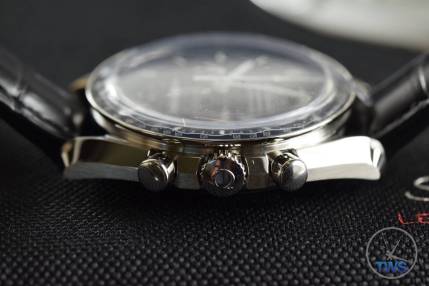Speedmaster case profile Omega Speedmaster Professional Moonwatch 42mm: Unboxing-Review [311.33.42.30.01.001] © 2016 blog.thewatchsource.co.uk All Rights Reserved