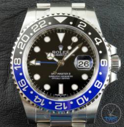 Review of the Rolex GMT Master II [116710BLNR] aka ‘The Batman’ Close up of dial and bezel
