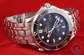 Omega Rio 2016 Olympic Limited Edition Seamaster Diver 300m: Hands On Review [522.30.41.20.01.001] - Laying on its side